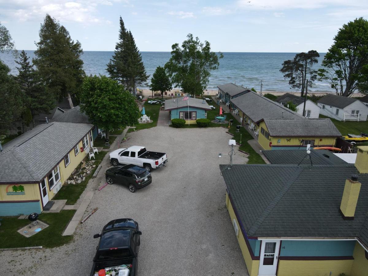Paradise Beach resort Tawas City Exterior foto