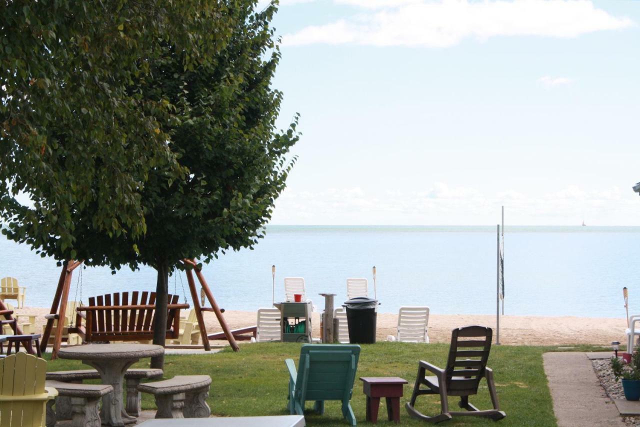 Paradise Beach resort Tawas City Exterior foto